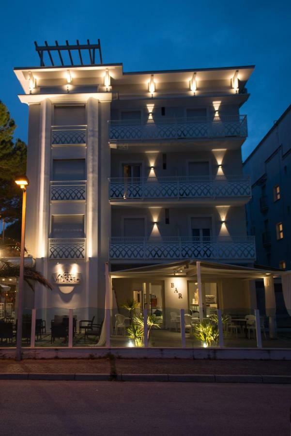 Hotel Vela D'Oro Riccione Exterior foto