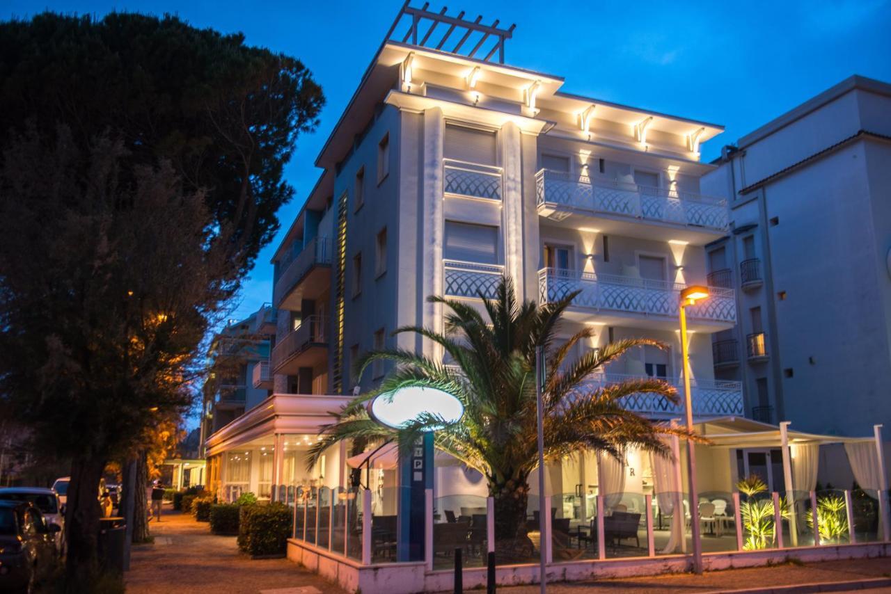 Hotel Vela D'Oro Riccione Exterior foto